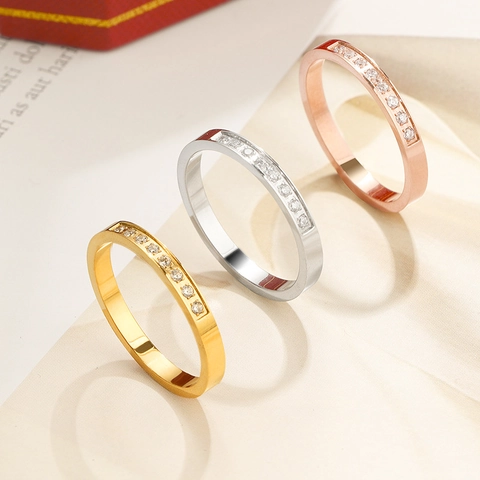 Minimalistischer Titanstahl Strass Ring Für Damen 18K Vergoldet Zirkonia Pavé Band Ring Kalter Stil Täglicher Modeschmuck