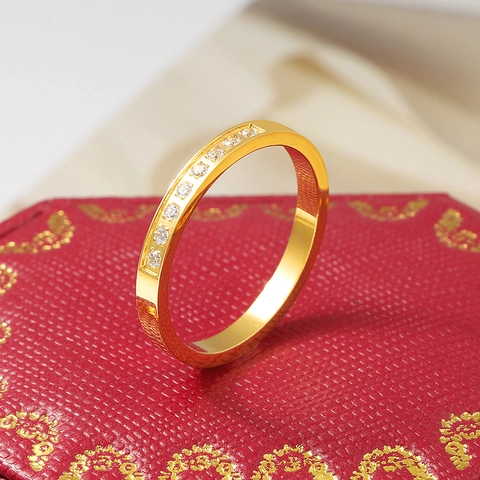 Minimalistischer Titanstahl Strass Ring Für Damen 18K Vergoldet Zirkonia Pavé Band Ring Kalter Stil Täglicher Modeschmuck