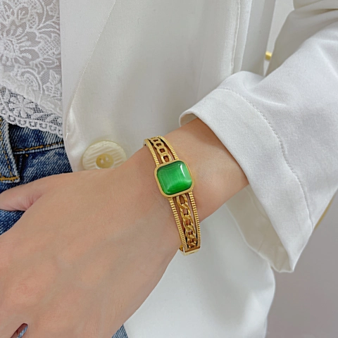 Vintage Stainless Steel Bangle For Women Gold Plated Green Square Gemstone Hollow Woven Pattern Retro Fashion Jewelry Accessory
