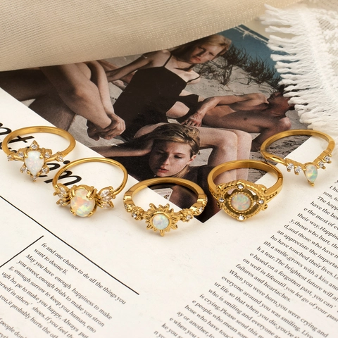Vintage Boheemse Roestvrijstalen Zonnebloem Ring Verguld Ingelegde Strass Mode Retro Charme Sieraden Voor Dames