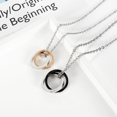 Fashion Minimalist Stainless Steel Interlocking Double Ring Pendant Necklace Zirconia Inlaid Engraved Couples Jewelry Gift