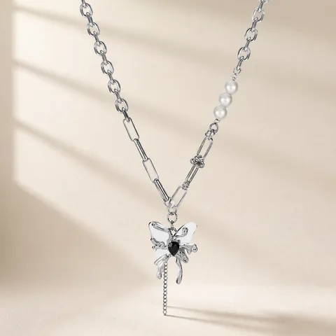 Edelstahl Schmetterling Anhänger Halskette Mit Künstlichen Perlen Schwarz Strass Asymmetrische Kette Für Damen Modeschmuck