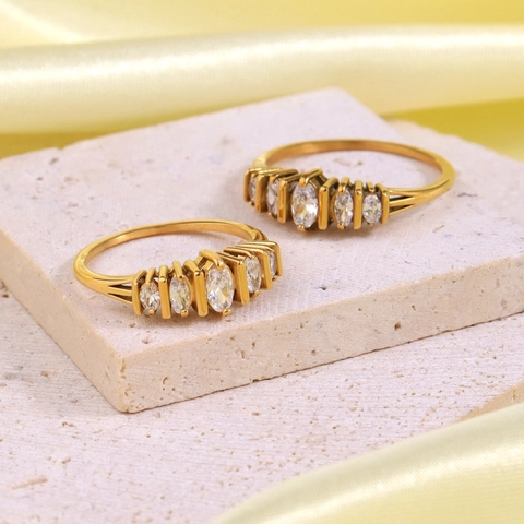 Vintage Royal Edelstahl 18K Vergoldet Zirkonia Marquiseschliff Mikropavé Krone Fingerring Für Damen Schmuck Geschenk