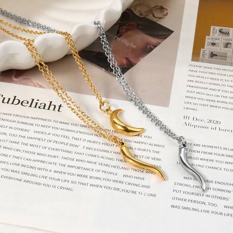 Minimalist Stainless Steel Italian Horn Chili Pendant Necklace For Women Personalized Fashion Jewelry Polished Cornicello Charm Neckline Accessory