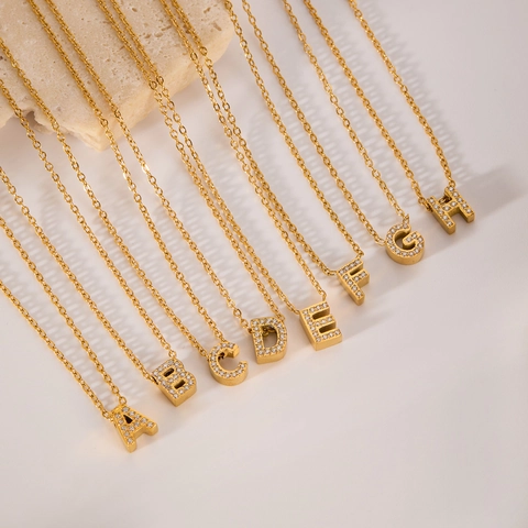 Elegante 18K Vergoldete Edelstahl Halskette Mit Buchstaben Anhänger Und Glänzendem Zirkonia Alphabet Schmuck Für Damen