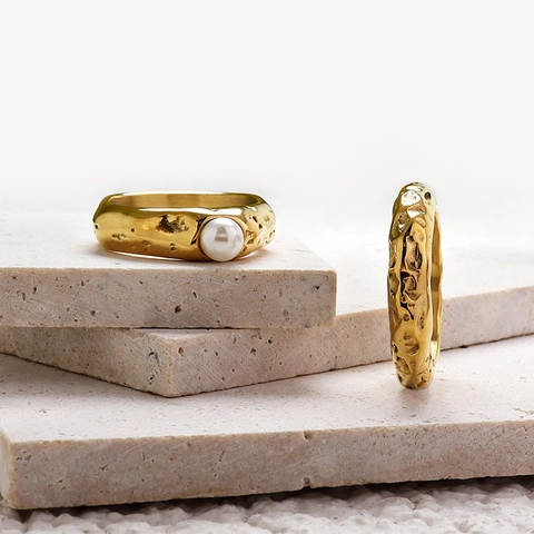 Elegante Gehamerd Roestvrij Staal Zoetwaterparel Ring Voor Vrouwen Vacuüm Verguld Hoge Kleurbehoud Niche Vingerring Sieraden