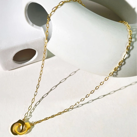 French Minimalist Stainless Steel Handcuff Pendant Necklace 18K Gold Plated Interlocking Double Ring Jewelry For Women