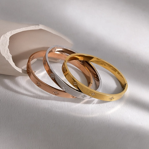 Roestvrij Stalen Klaver Bloem Strass Armband Voor Dames Frans Minimalistisch Goud Zilver Roségoud Vergulde Ovale Scharnierende Armband Sieraden Cadeau