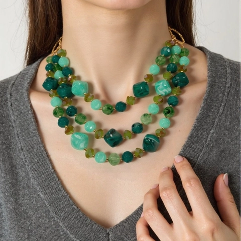 Parure de Bijoux Bohème Collier Multicouche en Perles de Résine Boucles d'Oreilles Assorties en Alliage pour Femme Fête