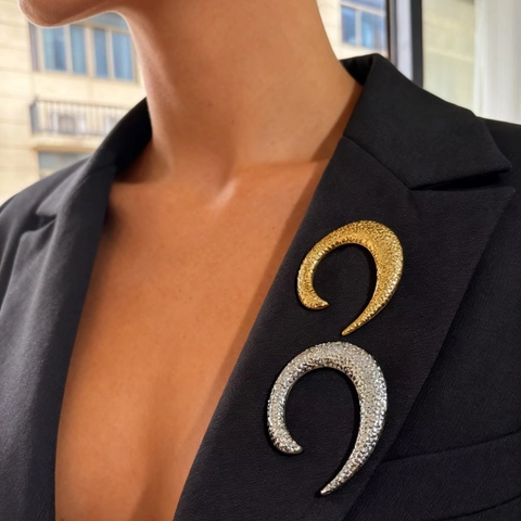 Spilla a Forma di U in Acciaio Inossidabile Vintage con Texture Martellata per Donna Spilla Geometrica Minimalista Accessori per Abiti