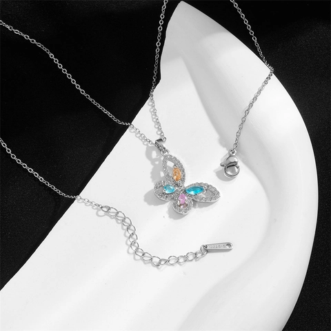 Collar con Colgante de Mariposa de Acero Inoxidable para Mujer Diamantes de Imitación Coloridos Perla Artificial Joyas