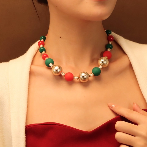 Christmas Beaded Necklace Acrylic Alloy Festive Red Green Snowflake Pendant Necklace For Women Party Decoration Jewelry Gift