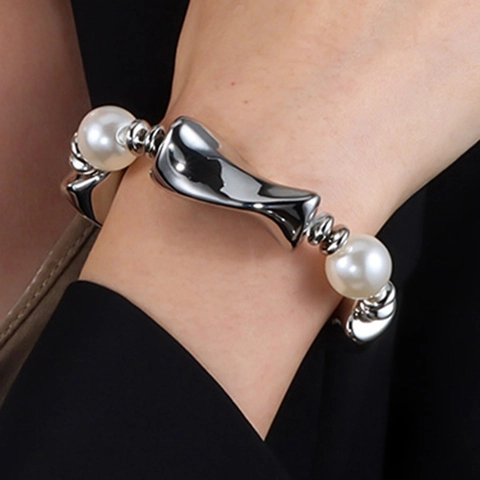 Exaggerated Alloy Artificial Pearl Bracelet For Women European American Fashion Geometric Statement Jewelry Gold Silver Bangle