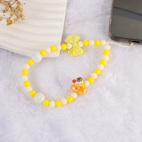 Sweet Yellow Strawberry Cake Beaded Phone Lanyard Ins Style Bow Decoration Anti-lost Wrist Strap For Women Phone Accessories