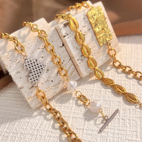 Bracciale a Catena in Acciaio Inossidabile Placcato Oro 18K con Cuore Conchiglia Perla Artificiale per Donna Gioielli Vintage