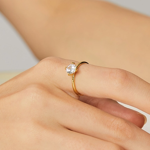 Elegante Anillo de Cobre Chapado en Oro Con Strass para Mujer Moda Corona de Cuatro Garras Anillo de Dedo de Boda Joyería