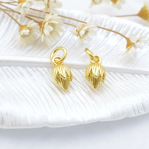 Vintage Alloy Lotus Pod Seed Pendant Antique Gold DIY Jewelry Making Charms For Bracelet Necklace Accessory Women Fashion Ornament