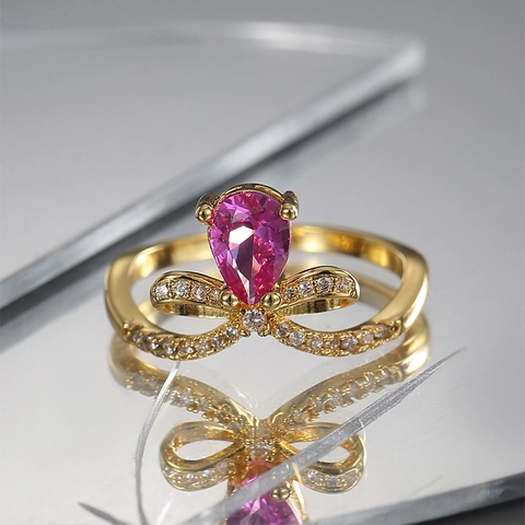 Anillo de Lujo Francés de Cobre Chapado en Oro Con Zirconia Púrpura Corte Pera Lazo Micro Pavé Circón Blanco Mujer