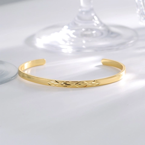 Brazalete de Cobre Chapado en Oro de 18K Minimalista para Mujer Grabado Geométrico Corte de Diamante Ajustable Joyería de Moda