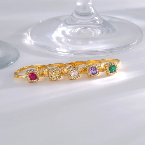 Anillo Halo de Cobre Chapado en Oro Vintage con Zirconia Cuadrada para Mujer Moda Banda Texturizada Joyería Regalo