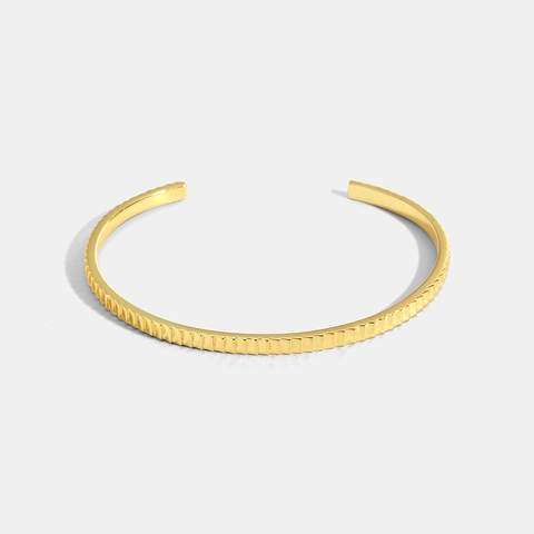 Minimalistisches 18K Vergoldetes Messing Zahnrad-Textur Offenes Armband Für Damen Verstellbarer Einfacher Gerippter Armreif Mode Schmuck