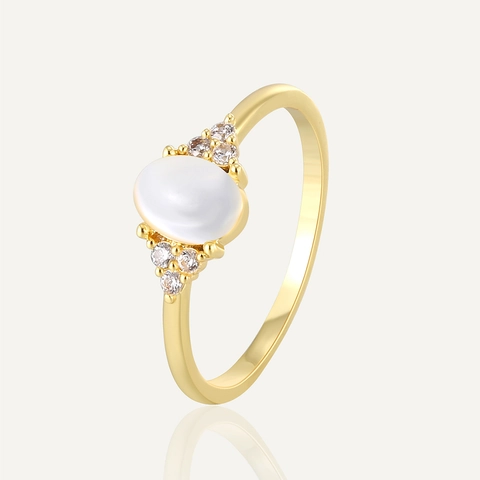 Vintage European Elegant Gold Plated Copper Ring With Oval Moonstone White Zircon Fashion Jewelry For Women Gift