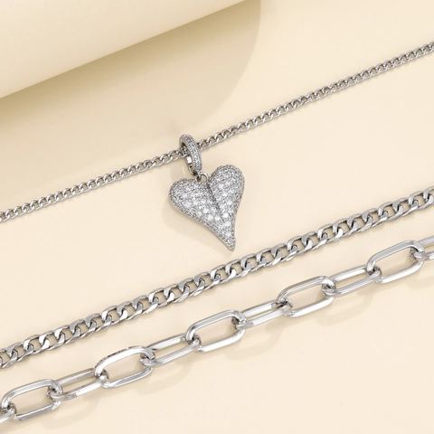 Collier à Pendentif en Zircone de Laiton Triple Couche de Mode pour Femmes Tour de Cou de Chaîne de Trombone Argenté de Luxe Bijoux Empilés