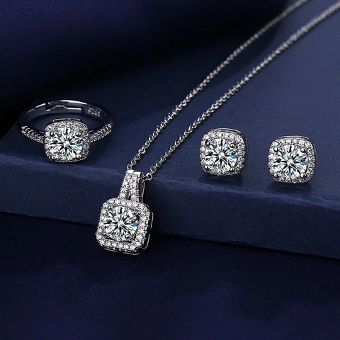 Quadratisches Halo Zirkonia Schmuckset Mit Halskette Ohrringen Offenem Ring Versilbertes Kupfer Diamantschmuck Für Damen