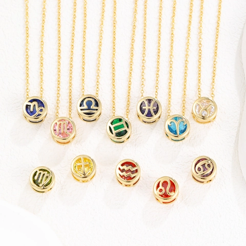 Collar Personalizado 12 Signos del Zodiaco Latón Bañado en Oro 18K Circonia Colgante Hueco de Doble Cara para Mujeres Joyería