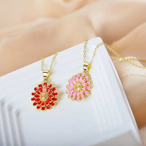 Collier Pendentif Tournesol en Alliage Émaillé Moderne pour Femme Marguerite à Couches Chaîne Couleur Or Bijoux Cadeau