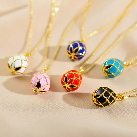 Vintage Royal Style Enameled Egg Shaped Pendant Necklace Gold Plated Copper Lattice Grid Necklace For Women Gift Jewelry