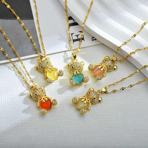 Collar con Colgante de Oso de Corazón de Circonia de Acero de Titanio de Moda para Mujer Chapado en Oro Micro Incrustado Circonia Colorida Joyería de Cadena Versátil