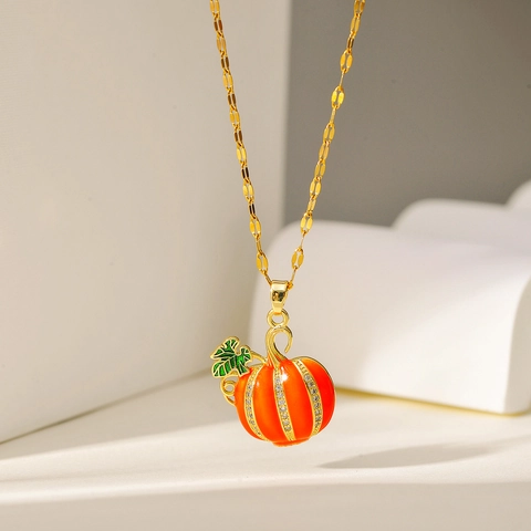Collana con Pendente a Forma di Frutta in Acciaio al Titanio Rame Placcato Oro Mela Rossa Zucca Arancione Durian Smalto Strass per Donna