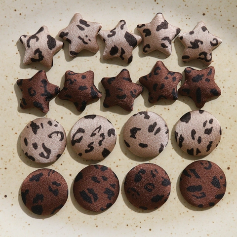 Vintage Leopard Print Fabric Wrapped Buttons DIY Clothing Accessories Star Round Shape Sewing Patch Hat Decoration