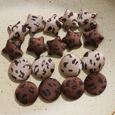 Vintage Leopard Print Fabric Wrapped Buttons DIY Clothing Accessories Star Round Shape Sewing Patch Hat Decoration