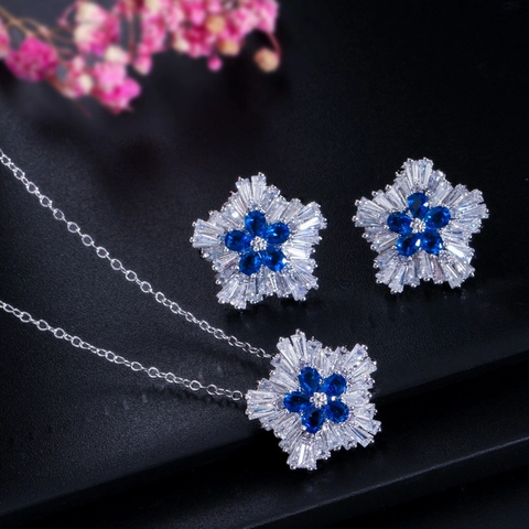 Luxury Flower Copper Jewelry Set For Women With AAA Zircon Inlaid Necklace Stud Earrings Elegant Banquet Accessories
