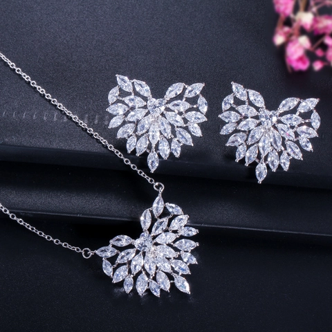 Luxurious Copper Zirconia Heart Necklace Stud Earrings For Women Sparkling Marquise Cut Zirconia Pendant Wedding Party Gift