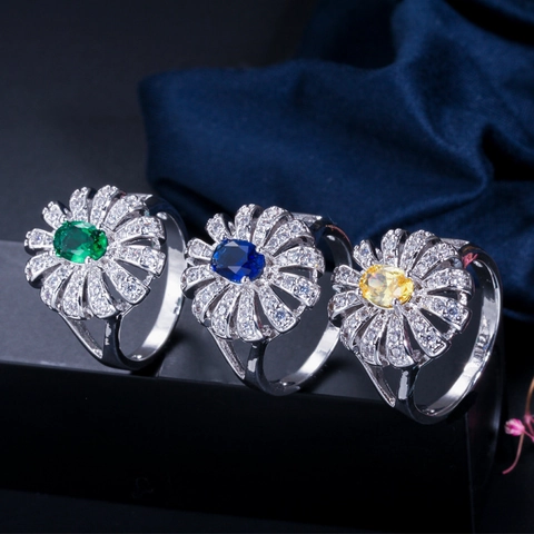 Luxe Koperen Bloem Ring Micro Pave Glinsterende Zirconia Zonnebloem Madeliefje Sieraden Elegante Mode Vinger Ring Cadeau Voor Vrouwen