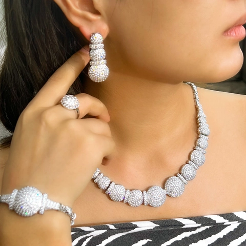 Luxe Dubai Midden-Oosten Verguld Koper Pave Zirkonia Sieradenset Voor Vrouwen Ketting Oorbellen Armband Ring Bruiloft Banket Sieraden