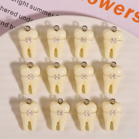 Ciondolo Creativo in Resina Fai-da-te a Forma di Dente con Dettaglio Apparecchio per Creazione Gioielli Orecchini Collane