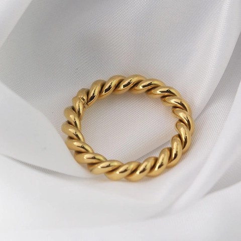Minimalist Stainless Steel Twisted Rope Ring 18K Gold Plated Simple Band Ring For Women Men Unisex Fashion Finger Jewelry