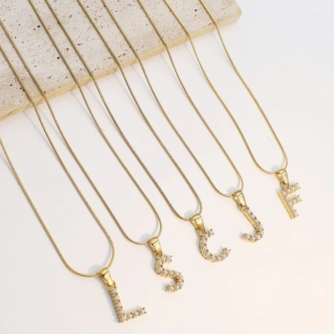 Ins Stil Mode 26 Alphabet Anhänger Halskette Edelstahl Gold Überzogen Künstliche Perle Buchstabe Choker Schmuck Für Damen