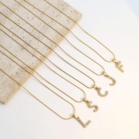 Ins Stil Mode 26 Alphabet Anhänger Halskette Edelstahl Gold Überzogen Künstliche Perle Buchstabe Choker Schmuck Für Damen