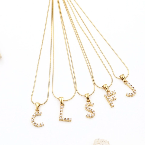 Gold Edelstahl Runde Schlangenkette 26 Englischer Buchstaben Anhänger Halskette Für Damen Künstliche Perle Schmuck
