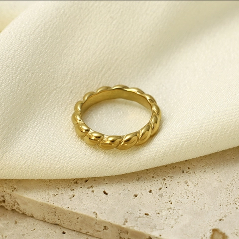 Französischer Stil Ins 316L Edelstahl Geometrischer Croissant Ring Gold Vergoldet Gedrehtes Seil Minimalistischer Damen Schmuck