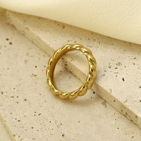 Französischer Stil Ins 316L Edelstahl Geometrischer Croissant Ring Gold Vergoldet Gedrehtes Seil Minimalistischer Damen Schmuck