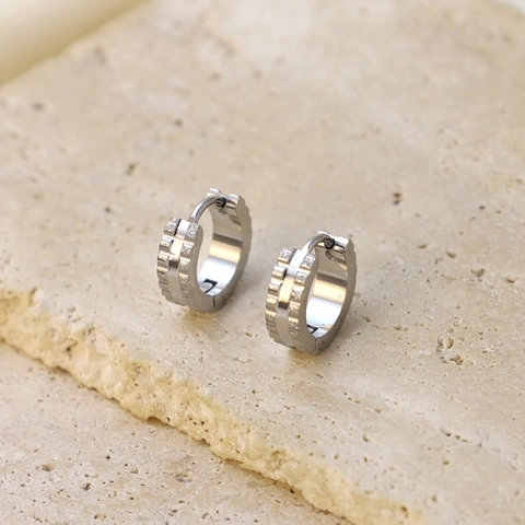 Edelstahl Hoop Ohrringe Für Damen Minimalistische Geprägte Schachbrett Geometrische Huggie Ohrringe Täglicher Schmuck