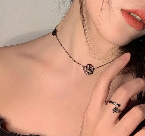 Elegant Hollow Camellia Flower Choker Necklace For Women Vintage Titanium Steel 14K Gold Plated Clavicle Chain Jewelry Gift