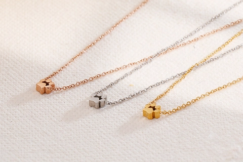 Vintage Titanium Steel Hollow Cat Paw Print Pendant Necklace Minimalist Animal Footprint Jewelry For Women Gift