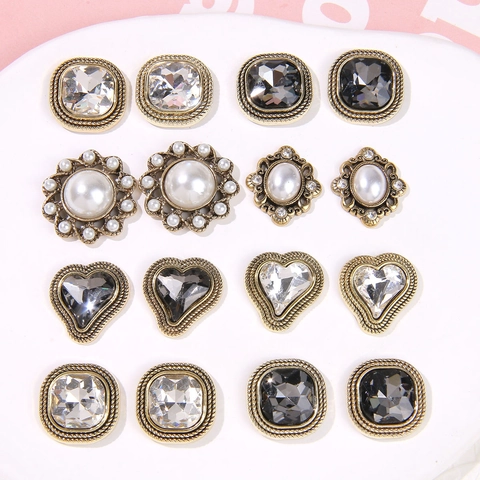 Ciondoli Fai-da-te in Lega con Strass Cuore Fiore per Decorazione Scarpe Materiale Cover Cellulare Accessori Gioielli Retrò